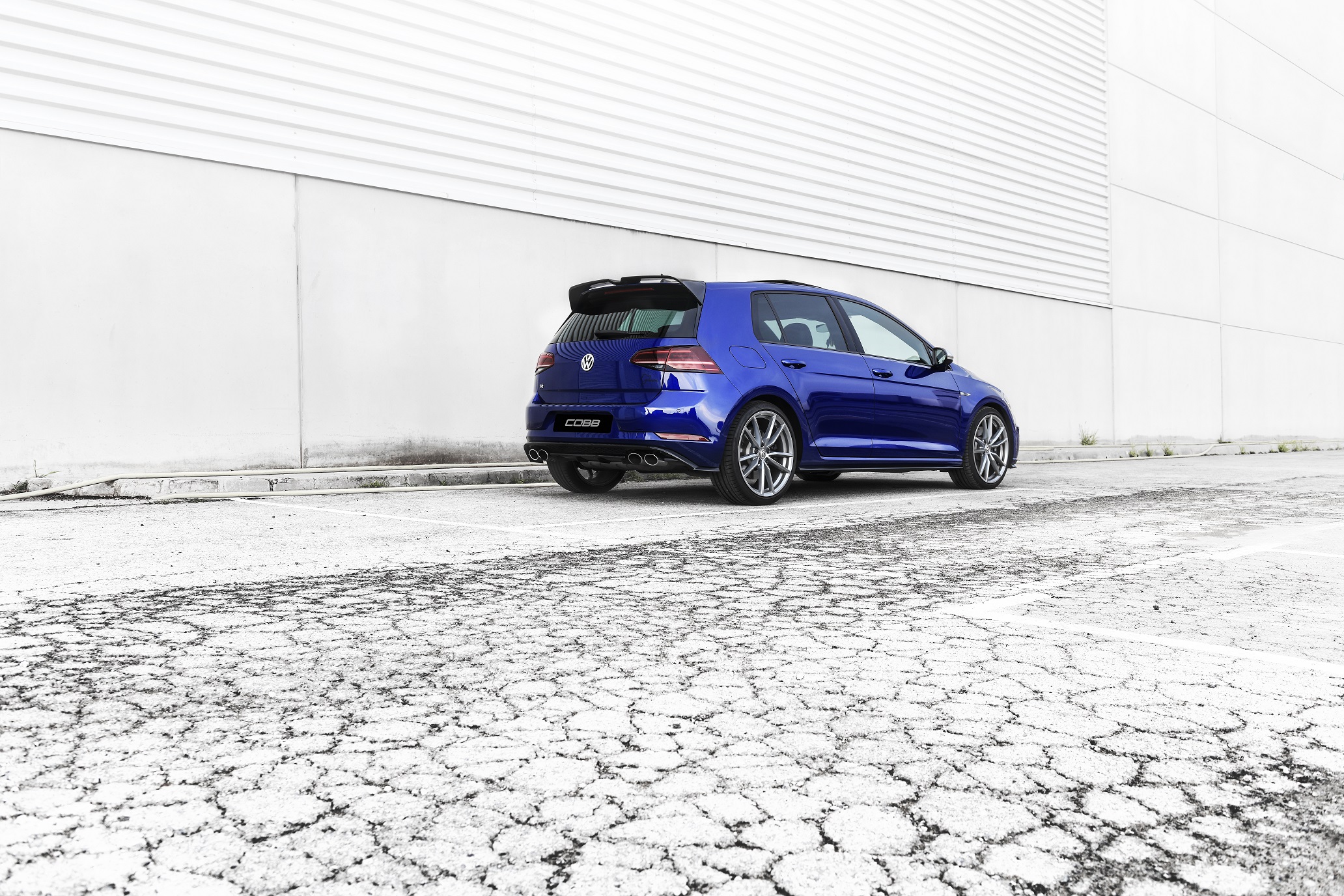 VW_R_MK7.5_Rodri Yufe_Rear 3_4 _blue 5 doorsr